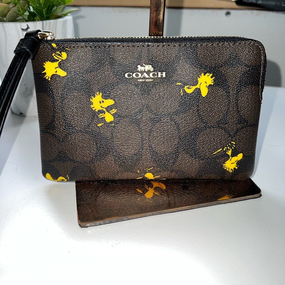 COACH Wristlet PEANUTS Woodstock Signature Coated Canvas and smooth leather NWT